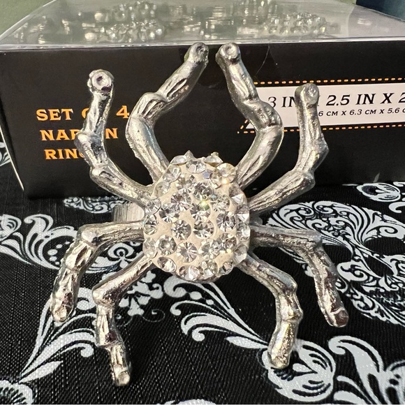 Jack O’ Lantern Lane Spider Napkin Rings - Picture 4 of 5